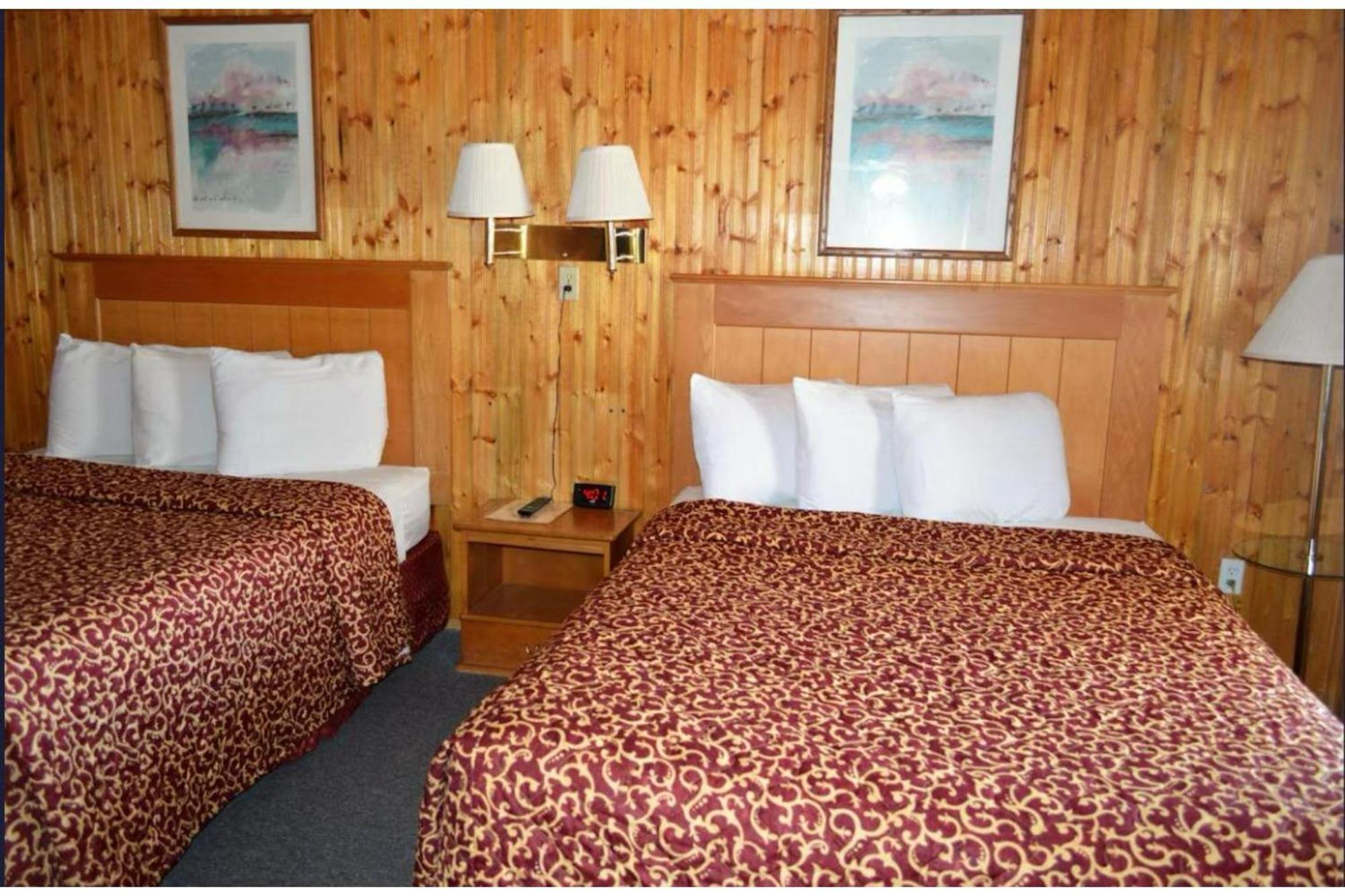 Green Acre Motel By Oyo Near Rush County Airport 拉克罗斯 外观 照片