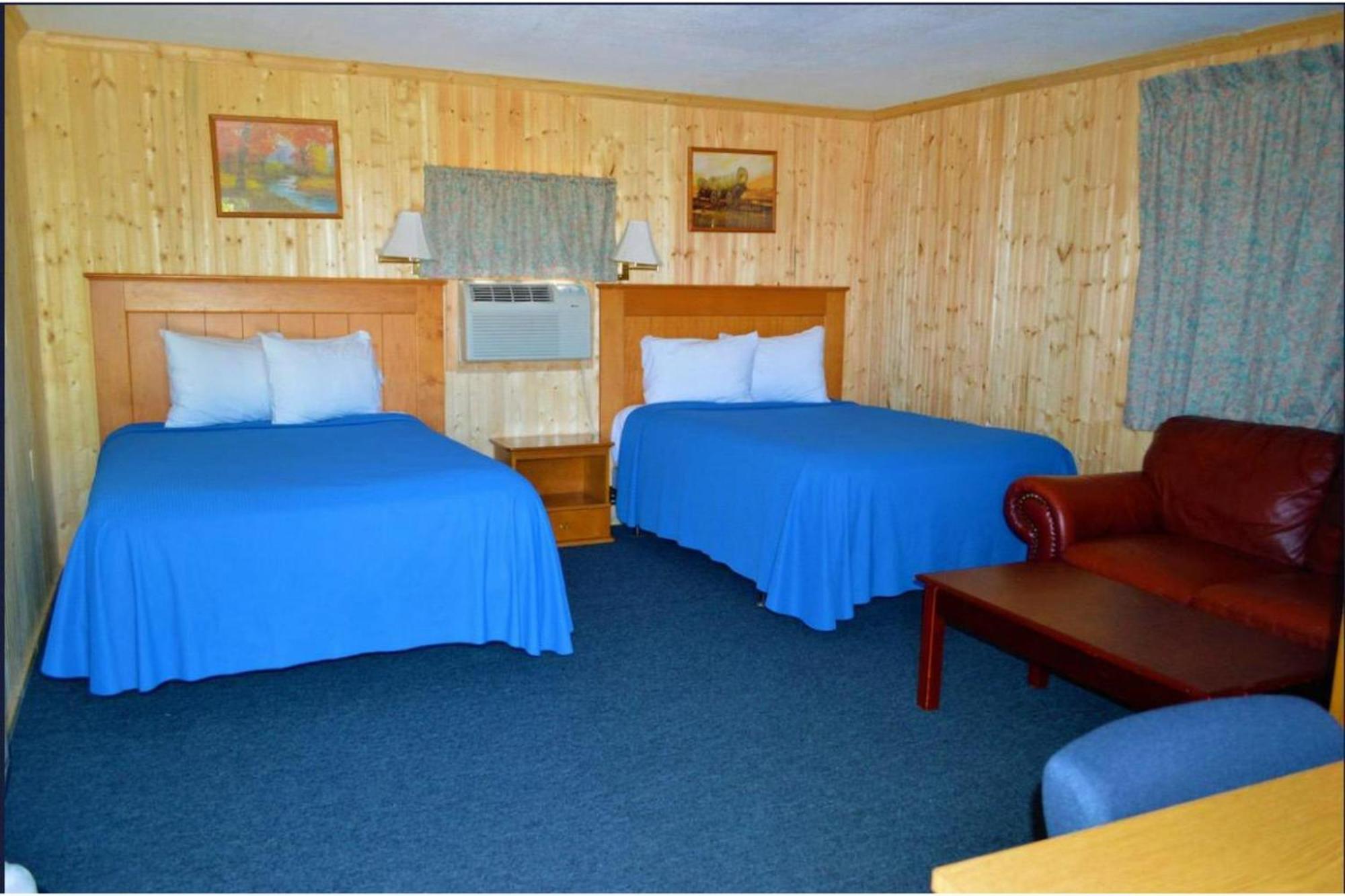Green Acre Motel By Oyo Near Rush County Airport 拉克罗斯 外观 照片
